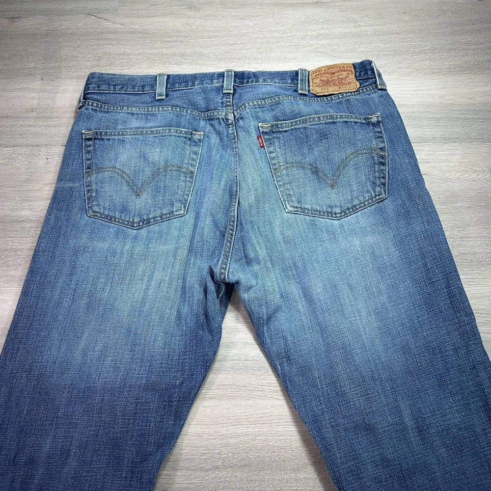 Levis 501 Jeans Mens 38x30 Blue Straight Leg Button Fly Denim Cotton Medium Wash